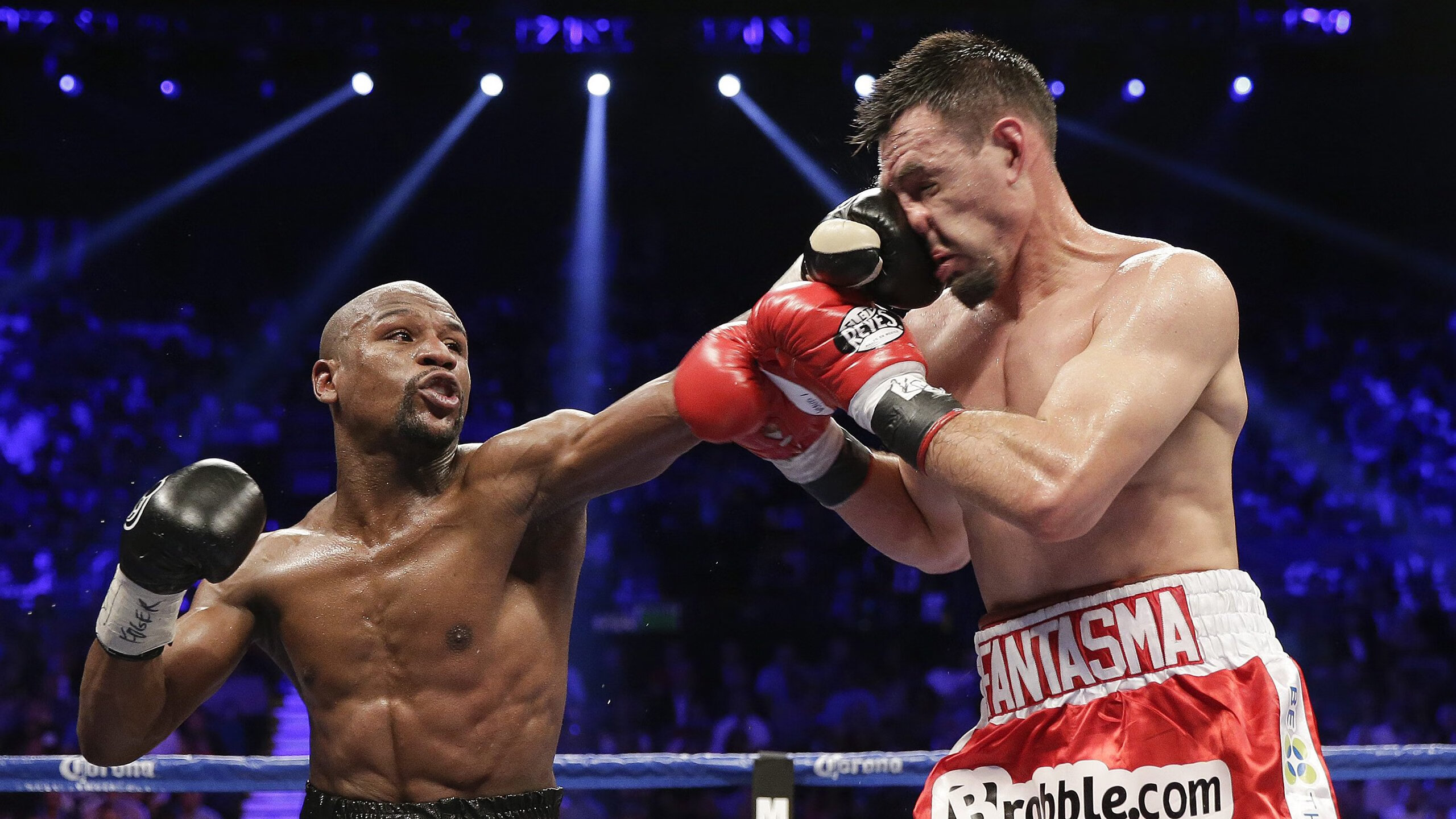 综合格斗赛场焦点！西班牙队对阵荷兰队，防守反击奏效，球队笑到最后